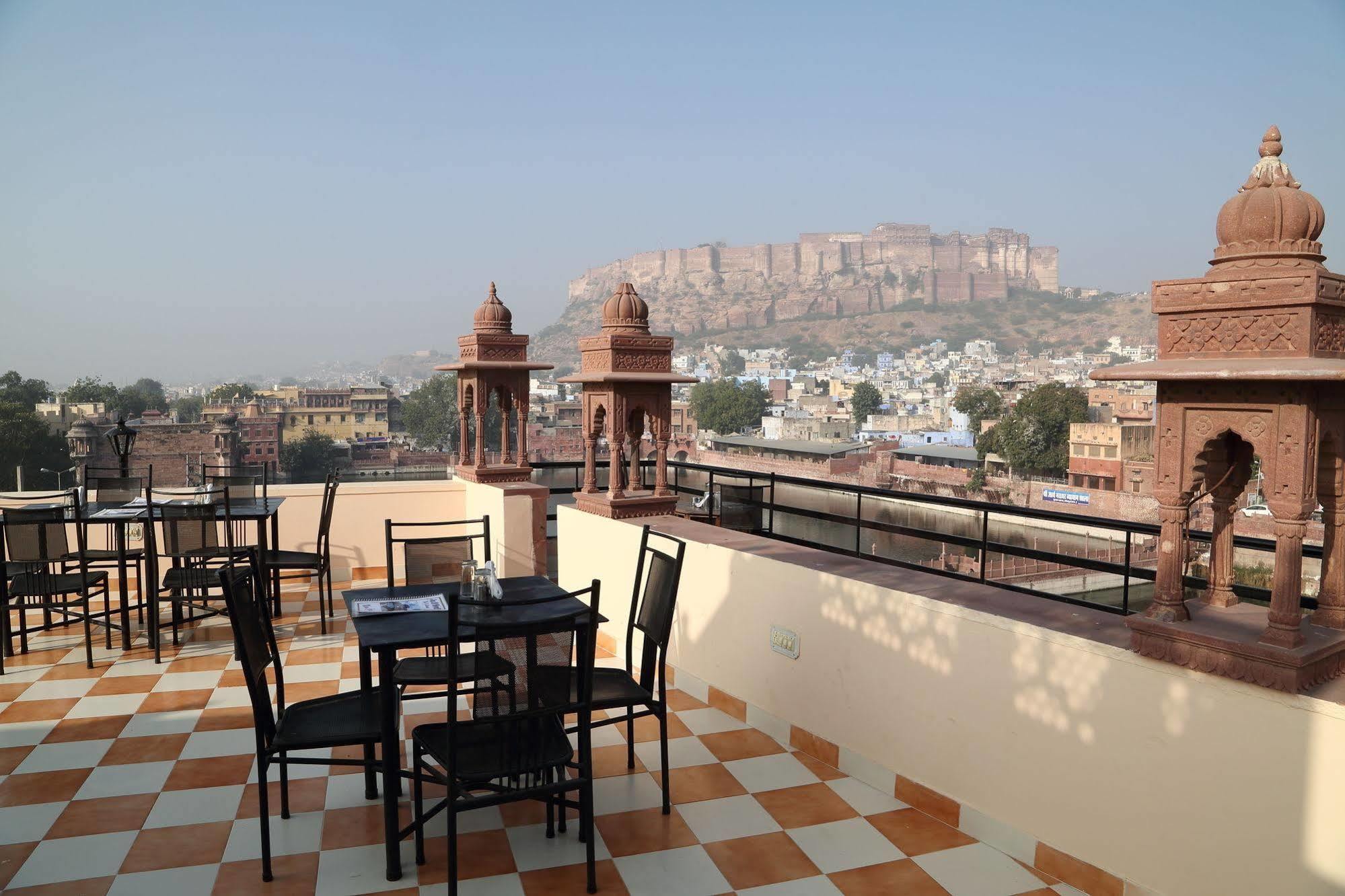 Отель Jee Ri Haveli Джодхпур Экстерьер фото