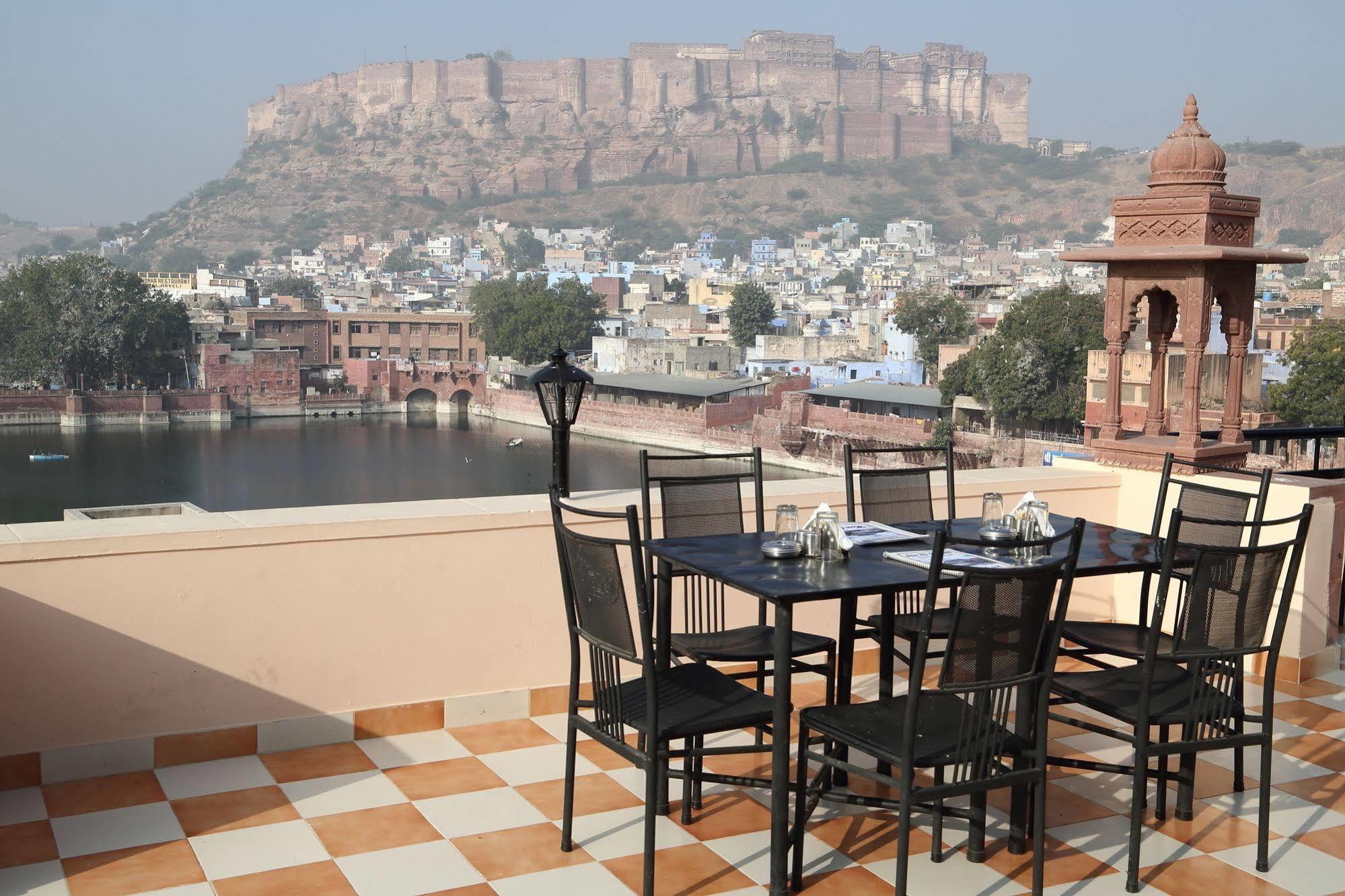 Отель Jee Ri Haveli Джодхпур Экстерьер фото